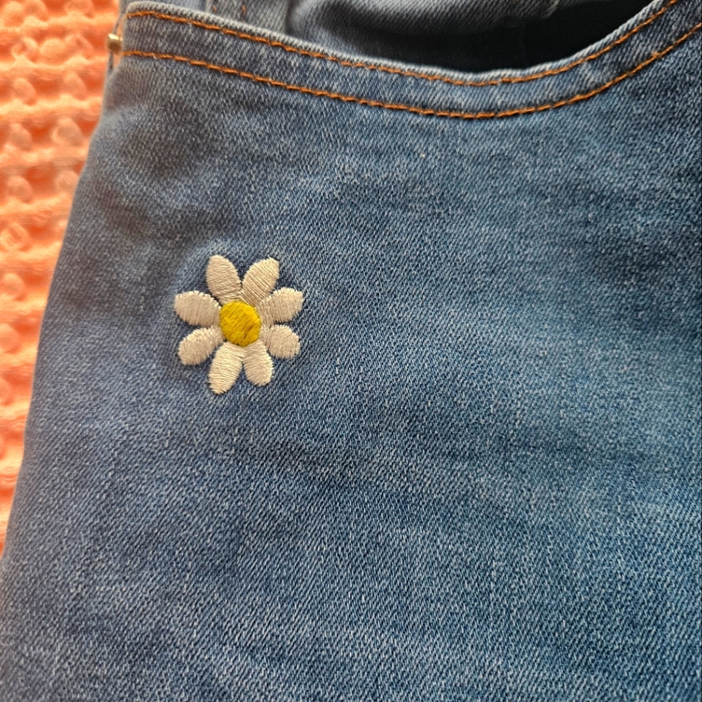Unique J. Crew daisy embroidered jeans 29T